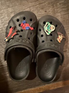 CROCS Black Kids Slip-On Clogs with Toy Story & Superhero Jibbitz size 10